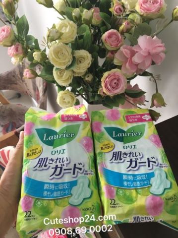 Băng vệ sinh ngày thường có cánh Laurier 22 miếng